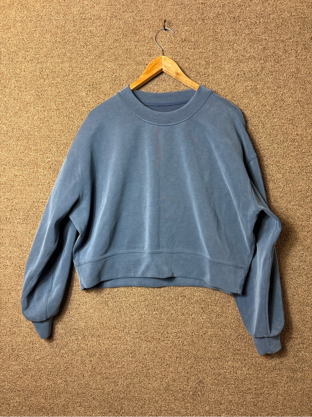 Lululemon Perfectly Oversized Cropped Crew *Softstreme
Mineral Blue $118 Retail - Picture 7 of 16